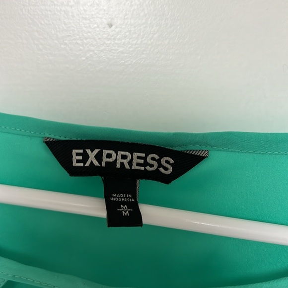 Express Top - Picture 2 of 5